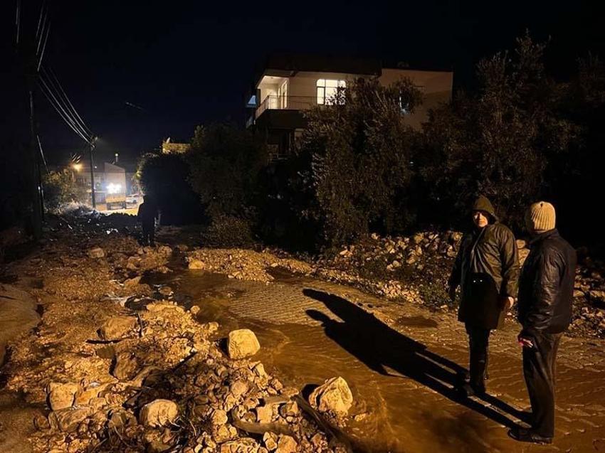 Antalya'da sel felaketi! Her yeri su bastı