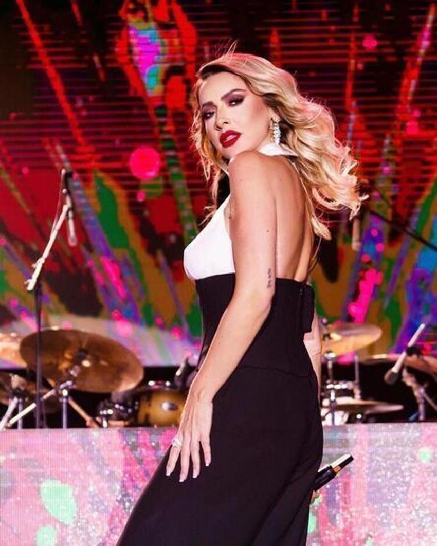 Hadise ve ablası Hülya Açıkgöz arasındaki buzlar eridi!