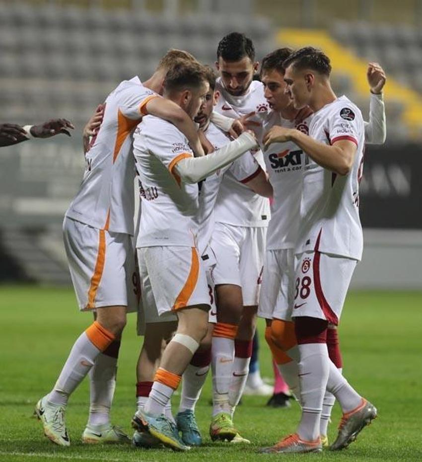 Okan Buruk'tan iki yıldıza şok! Galatasaray yeni 6 numarasını Comolli'nin elinden kaptı