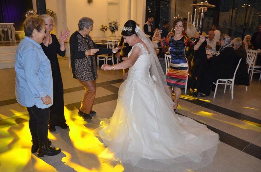 Damatsız düğün! 62 yaşında hayaline kavuştu