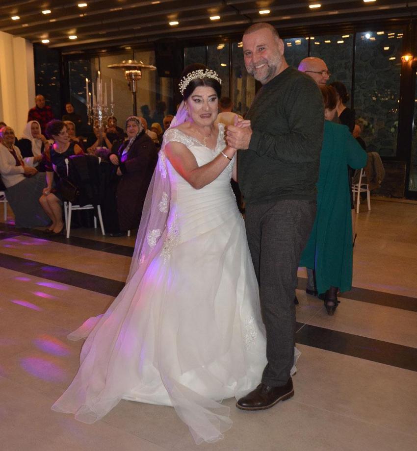 Damatsız düğün! 62 yaşında hayaline kavuştu