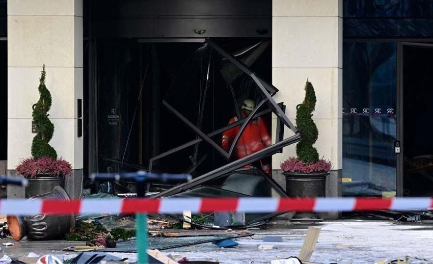 Berlin'de bin 500 balığın bulunduğu dev akvaryum patladı: 2 yaralı  