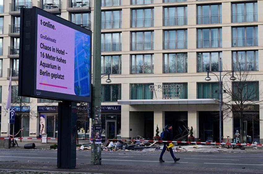 Berlin'de bin 500 balığın bulunduğu dev akvaryum patladı: 2 yaralı  