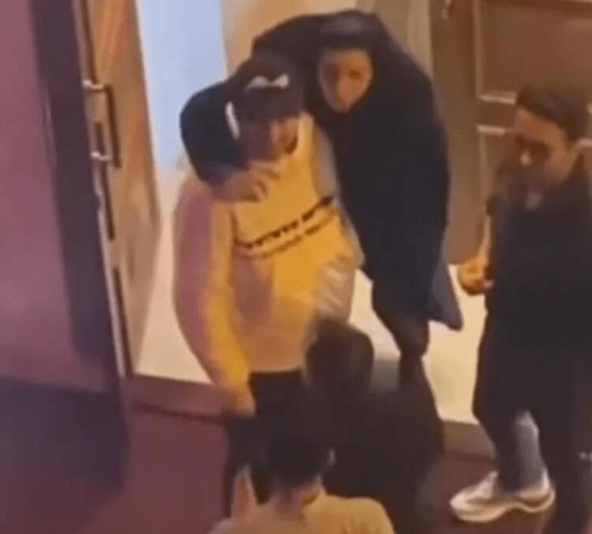 Bir aylık evlilikten sonra boşanan Merve Boluğur ile Mert Aydın sarmaş dolaş görüntülendi