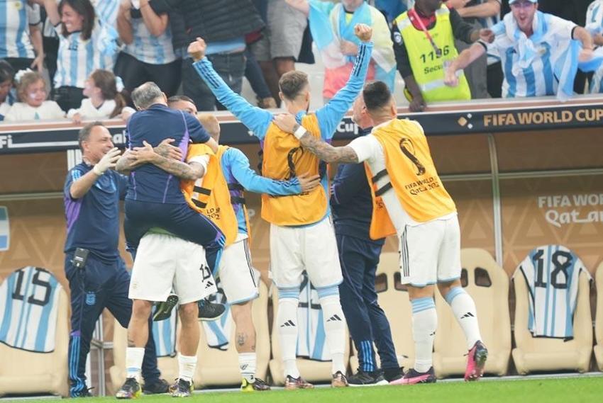 Martinez'i, Di Maria'yı, Messi'yi bıraktılar ona saldırdılar: Rezalet