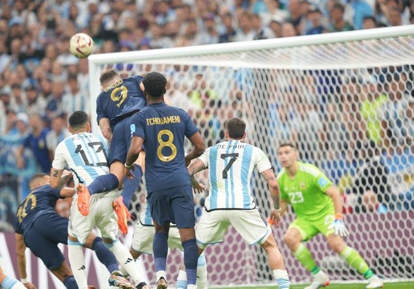 Martinez'i, Di Maria'yı, Messi'yi bıraktılar ona saldırdılar: Rezalet