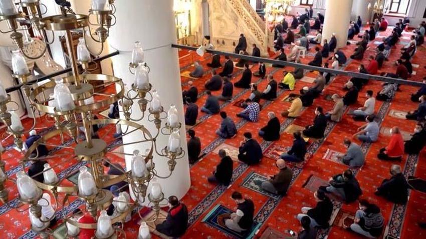 Resimli-sıralı cuma namazı kılınışı! Cuma namazı nasıl kılınır, kaç rekattır? Farz olan cuma namazında okunacak dualar ve sureler neler?