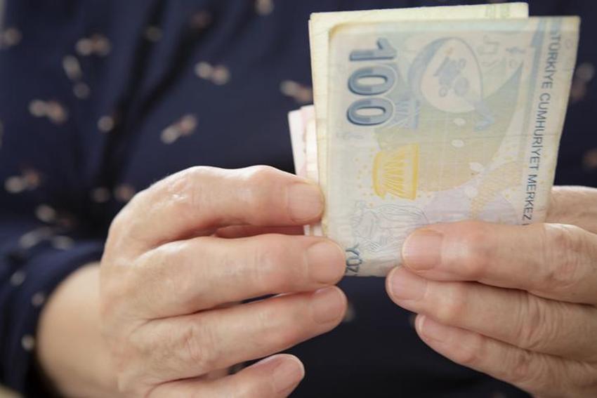 Yeni yaşlılık maaşı ne kadar oldu? 65 yaş maaşı 2023’te ne kadar ödenecek? Yaşlı aylığı ödeme tutarı 2023!