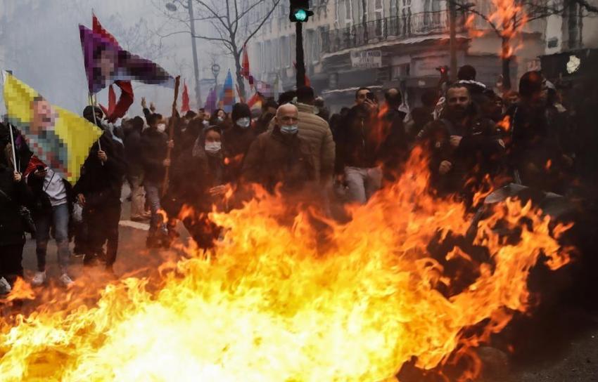 Terör örgütü PKK yandaşları Paris sokaklarını savaş alanına çevirdi