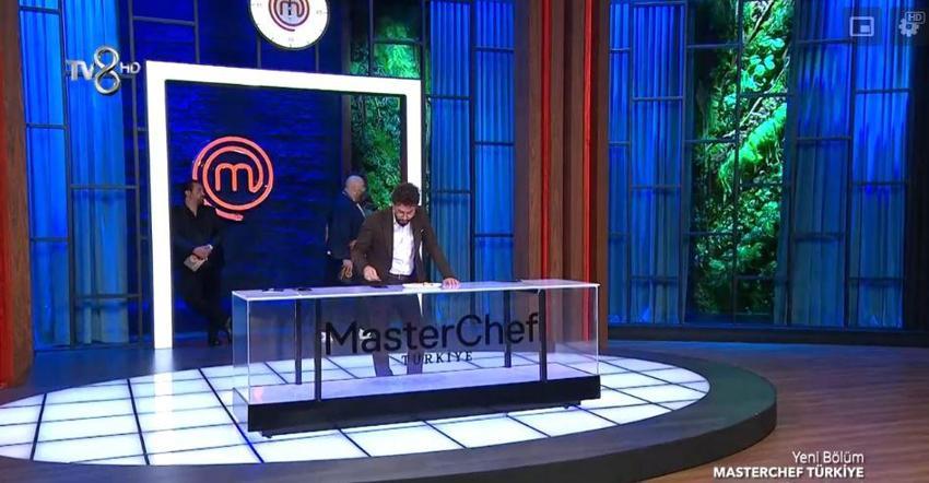 Masterchef elenen isim belli oldu! MasterChef'te son 5