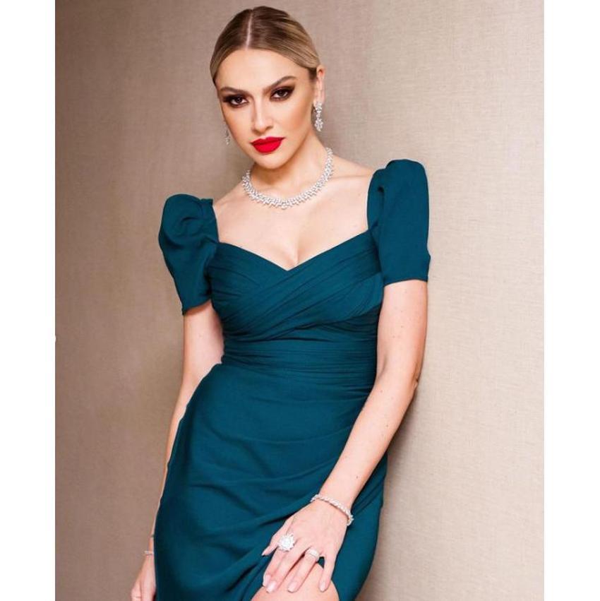 Ünlü şarkıcı son paylaşımıyla 'hadise' çıkardı! Pozlarına beğeni yağdı