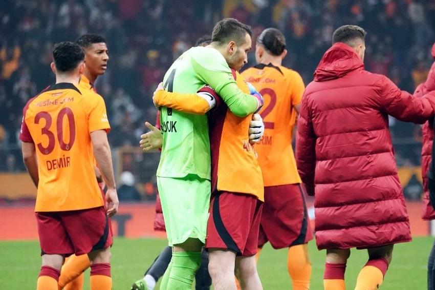 Okan Buruk'un bu kararı çok tartışıldı! Galatasaray'dan 1 yıllık kontrat
