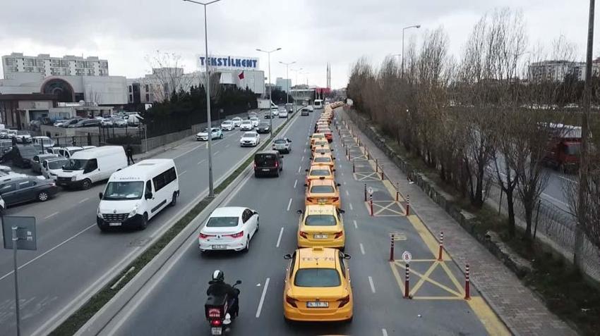 Taksi ücretlerine zam geldi! Taksiciler güncelleme için uzun kuyruklar oluşturdu