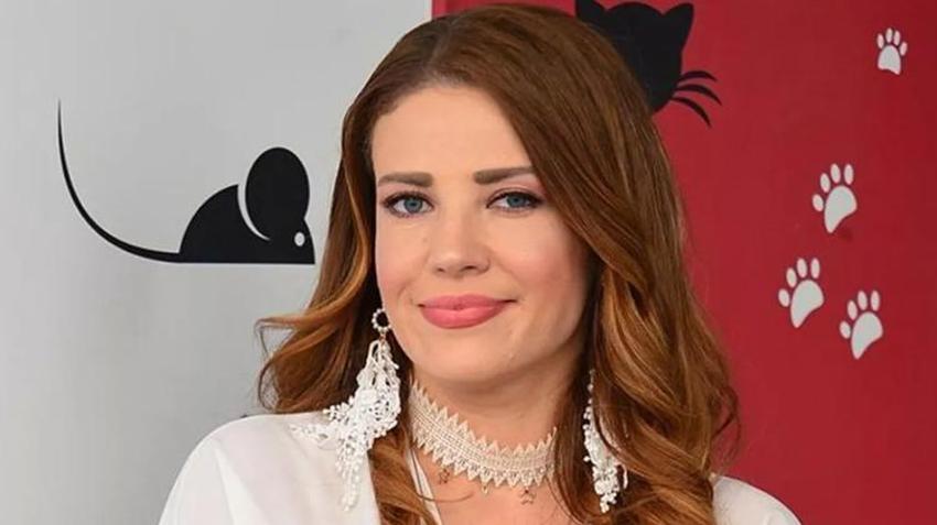 Esra Sönmezer: Kimseyle aynı yatakta uyumuyorum!