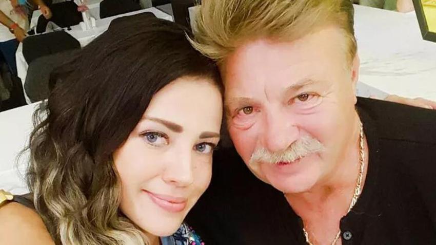 Esra Sönmezer: Kimseyle aynı yatakta uyumuyorum!