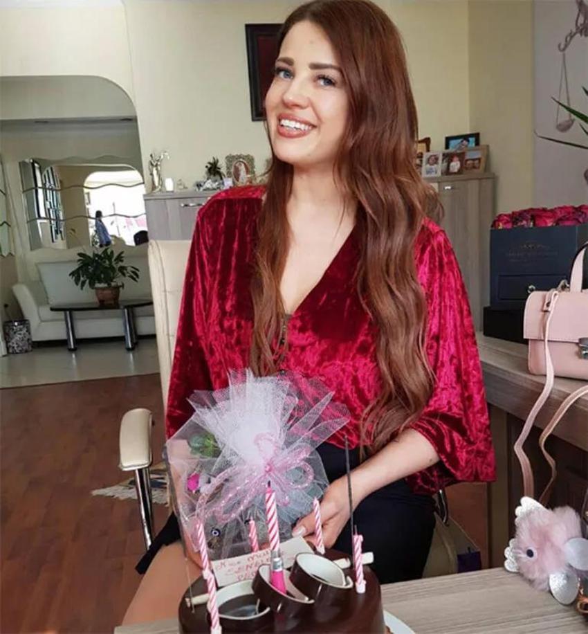 Esra Sönmezer: Kimseyle aynı yatakta uyumuyorum!