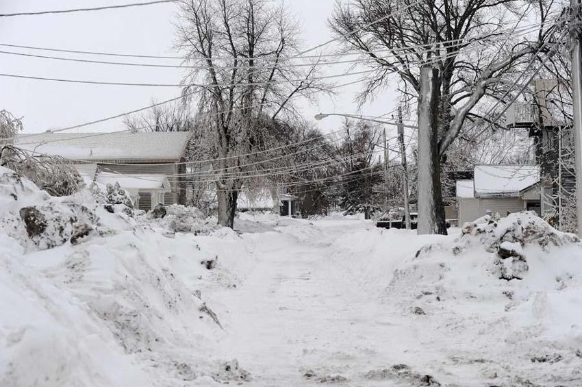 ABD 'yüzyılın fırtınası'nda kabusu yaşıyor! Yağmalar başladı, halk sokakta Biden tatilde