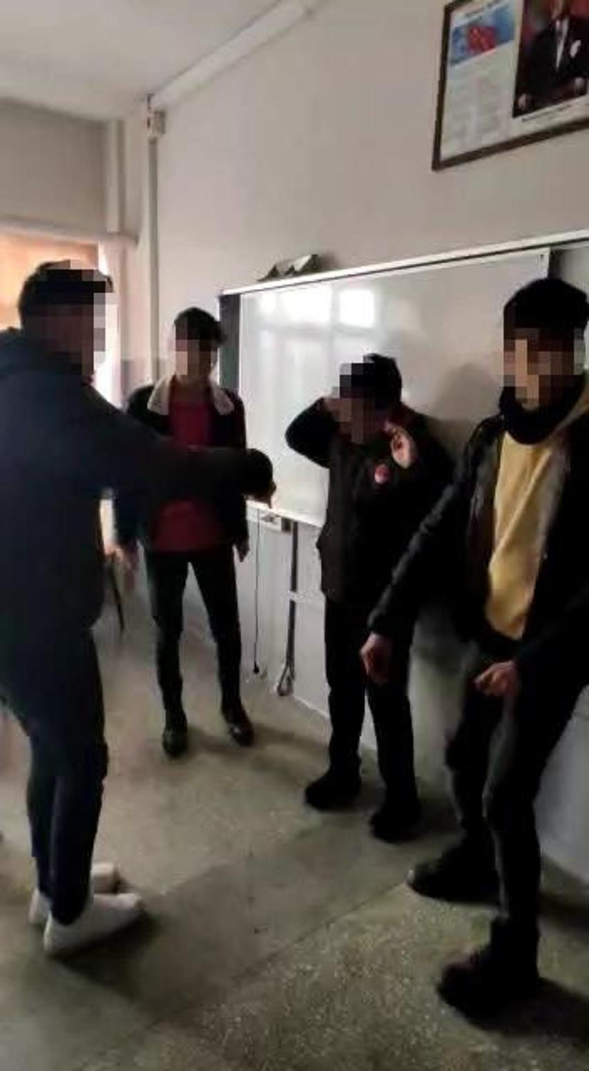 Lisede rezalet görüntü! Zorla yaptırdılar, öğrenciler gözaltına alındı