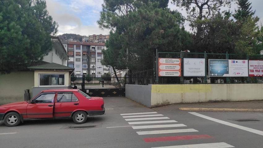 Lisede rezalet görüntü! Zorla yaptırdılar, öğrenciler gözaltına alındı