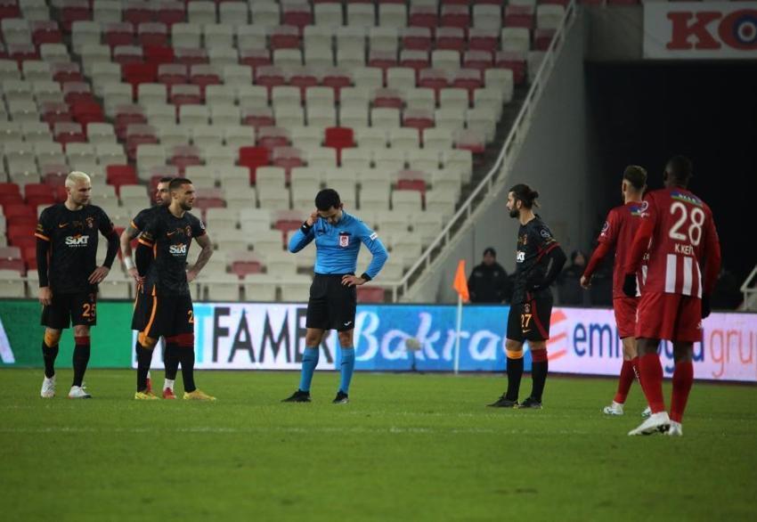 Galatasaray-Sivasspor maçına damga vuran karar! Fenerbahçe'den olay paylaşım