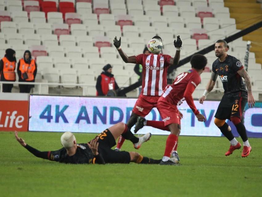 Galatasaray-Sivasspor maçına damga vuran karar! Fenerbahçe'den olay paylaşım