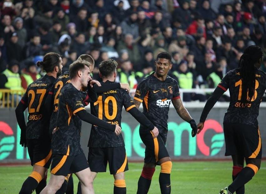 Sarri boşu boşuna peşine düşmemiş! Sivasspor maçına damga vurdu sosyal medya yıkıldı