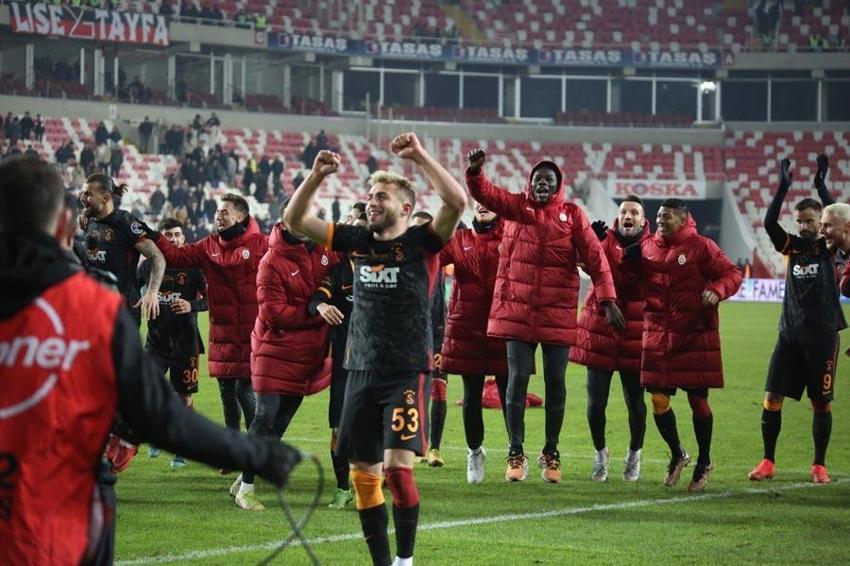 Sarri boşu boşuna peşine düşmemiş! Sivasspor maçına damga vurdu sosyal medya yıkıldı