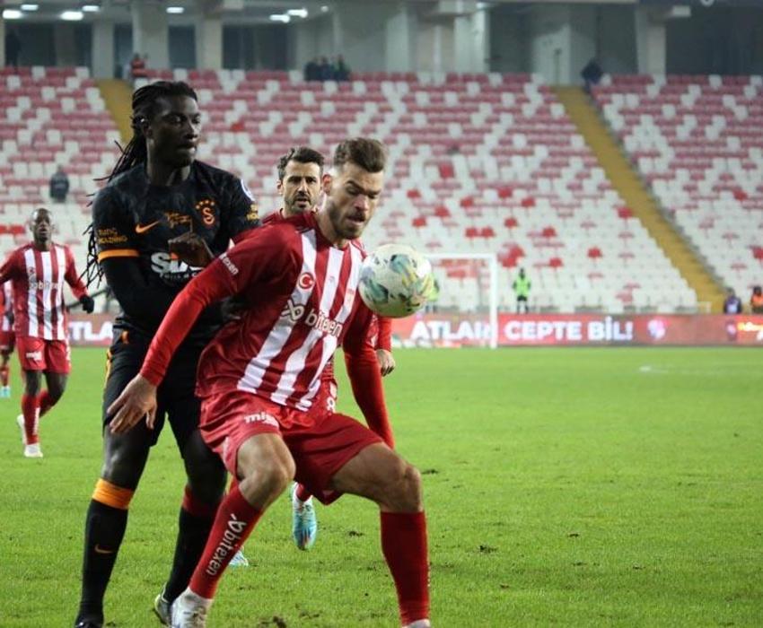 Rıza Çalımbay ve Mecnun Otyakmaz'dan daha sinirliydi! Galatasaray camiasını ayağa kaldıran yorum