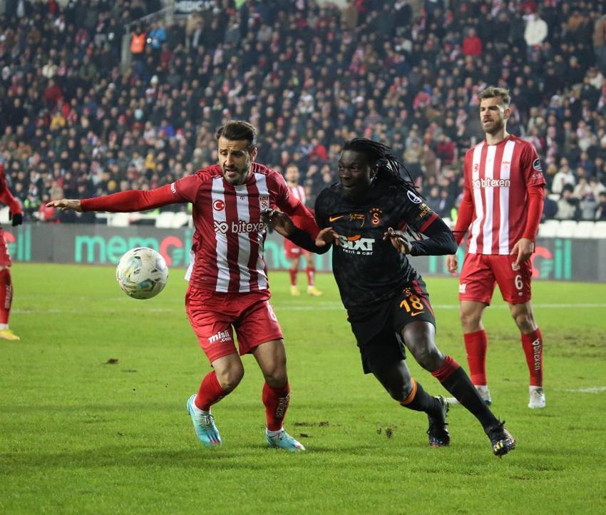 Sivasspor - Galatasaray maçındaki iptal edilen golle ilgili dikkat çeken yorum: Kendisi dahi bilmiyordur