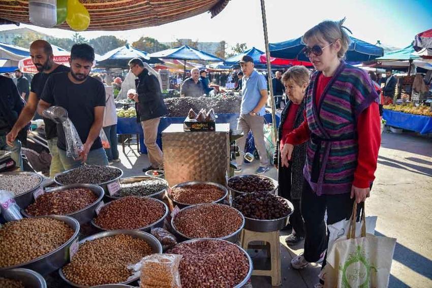 Yeni yıl sofrası fiyatları belli oldu! İşte yılbaşı akşamını evde geçirmenin bedeli