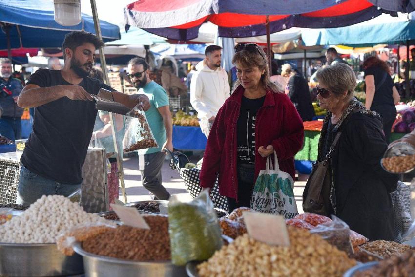 Yeni yıl sofrası fiyatları belli oldu! İşte yılbaşı akşamını evde geçirmenin bedeli