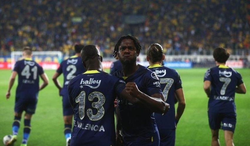 Fenerbahçe'de yaprak dökümü başladı! 2 yıldız için dünya devleri devrede