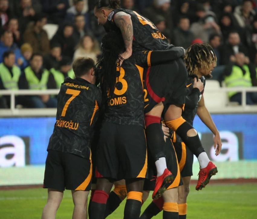 Galatasaray transfer tahtasını açtı! Forvet hattı bambaşka olacak, işte adaylar