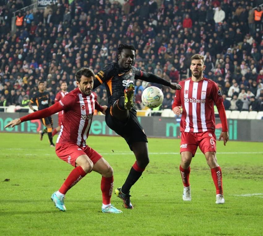 Galatasaray transfer tahtasını açtı! Forvet hattı bambaşka olacak, işte adaylar