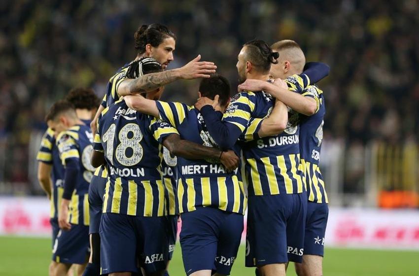 Fenerbahçe taraftarları isyanda! 'Eğer gelirse ikinci Van der Wiel olur'