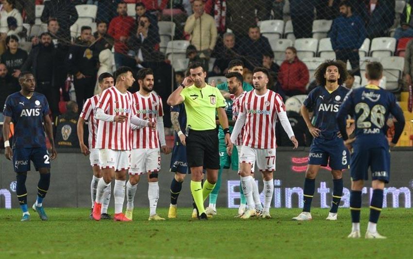 Jorge Jesus'tan yıldız futbolcuya kesik! 'Galatasaray derbisini kenardan izleyeceksin'