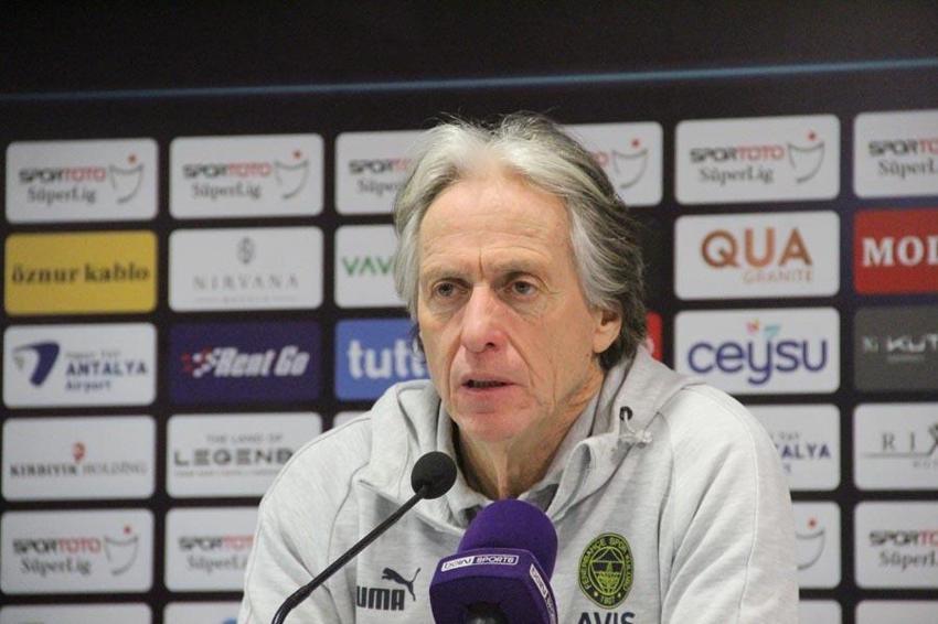 Hamza Hamzaoğlu 'Semih Kaya' var diye istememişti! Jorge Jesus hiç vakit kaybetmedi: Alırsak şampiyon oluruz