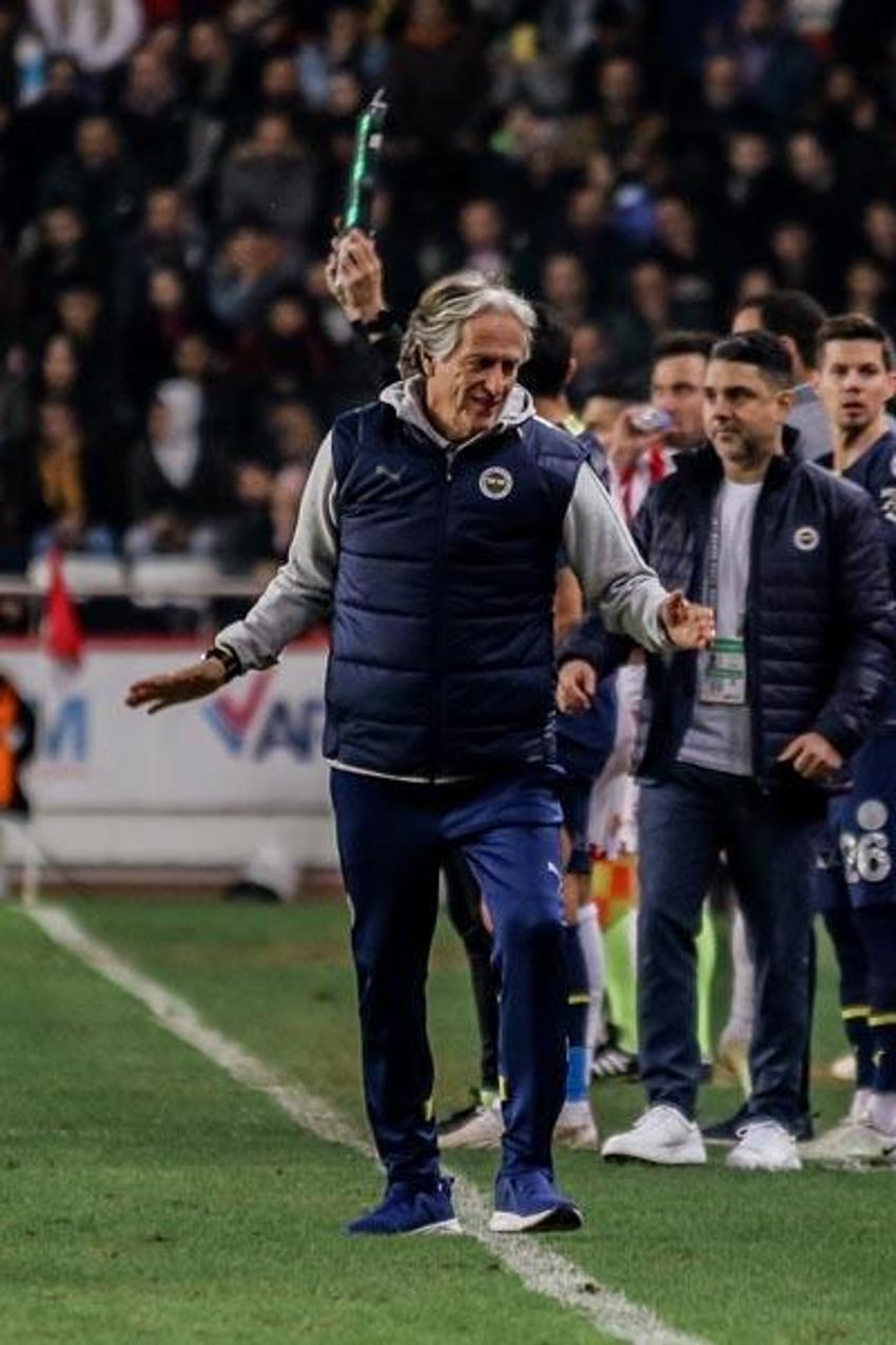 Fenerbahçe'de artçı deprem! Jorge Jesus dün akşam karar verdi 3 yıldıza Galatasaray kesiği