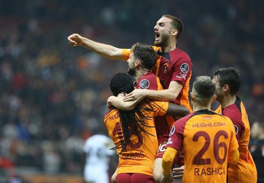 Galatasaray taraftarları isyan etti: 6 milyon euro bu adama nasıl verdiniz?