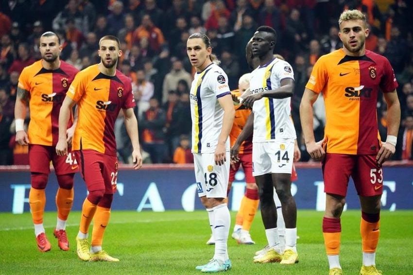 Galatasaray taraftarları isyan etti: 6 milyon euro bu adama nasıl verdiniz?