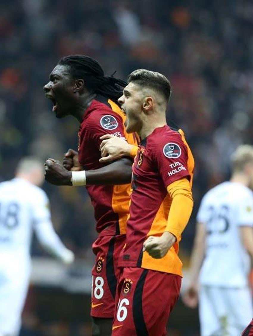 Galatasaray'dan son dakika transferi! Falcao hiç düşünme dedi Dursun Özbek işi bitirdi