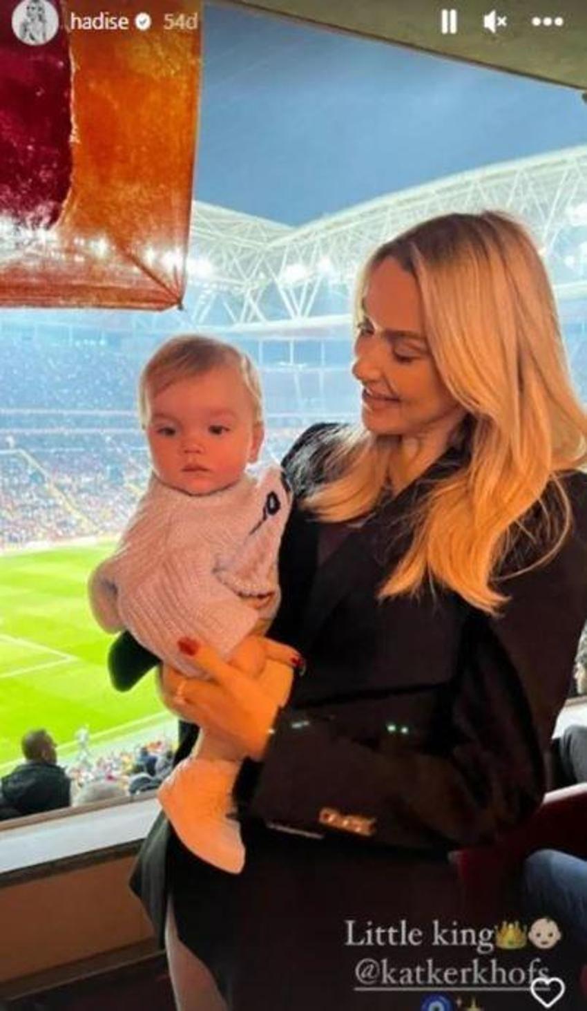 Hadise ve Mertens çifti buluştu! Kulüpte sabaha kadar eğlendiler