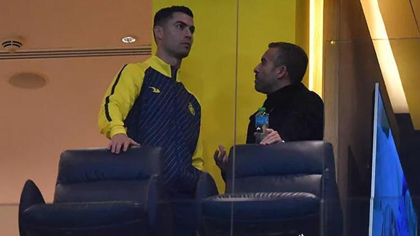 Cristiano Ronaldo ilk maçında uyarıldı! Devre arasında locadan ayrıldı