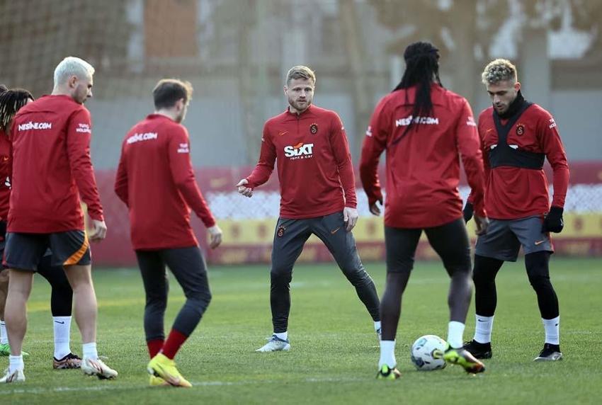Galatasaray taraftarından İbrahim Büyükak'ın paylaşımına tepki! Fenerbahçe derbisinin 11'i ifşa mı oldu? 