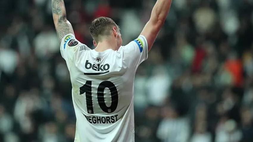 Beşiktaşlı Atiba hakkında olay olan sözler: Sahneyi iyi terk etmesi lazım