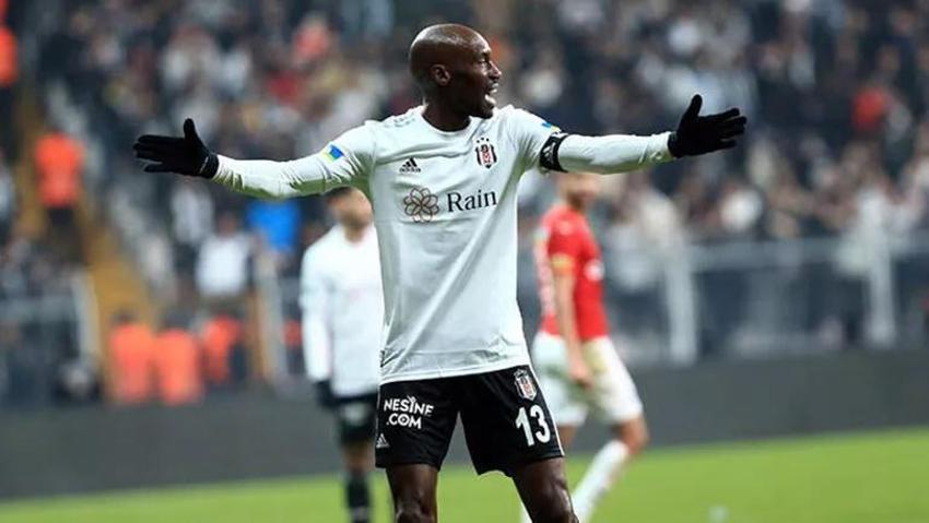 Beşiktaşlı Atiba hakkında olay olan sözler: Sahneyi iyi terk etmesi lazım