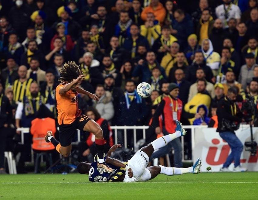 Fenerbahçe'de Son Dakika! Jorge Jesus derbinin faturasını kesti! 4 yıldız kadro dışı...