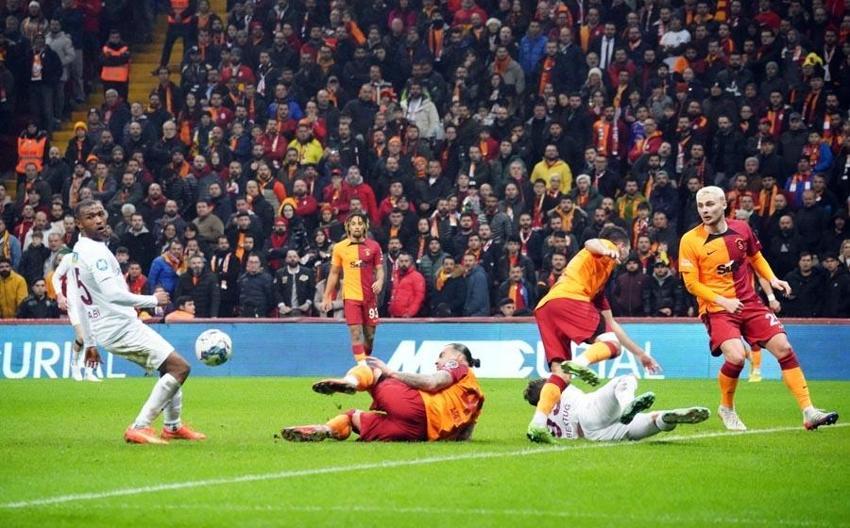 Dursun Özbek ve Okan Buruk'u şok eden ayrılık: 20 önce oynadığım takımıma geri dönüyorum