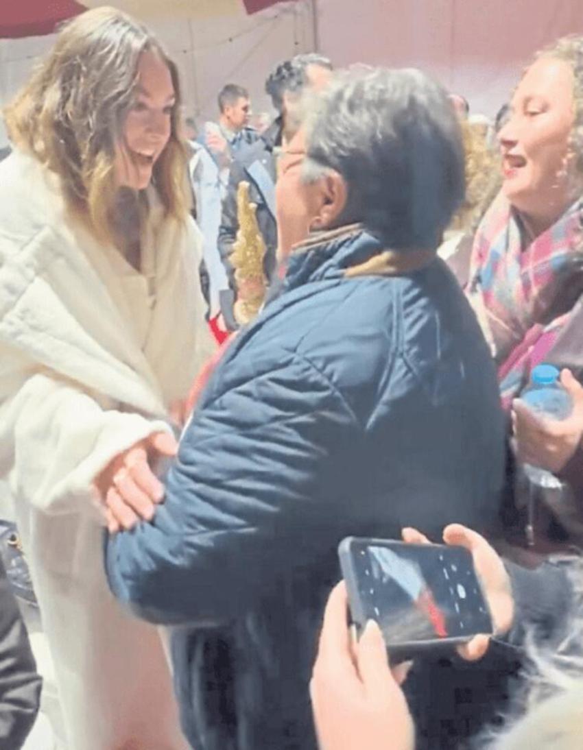 Melis Sezen'e ateşli kutlama! Çok fazla alkış aldı
