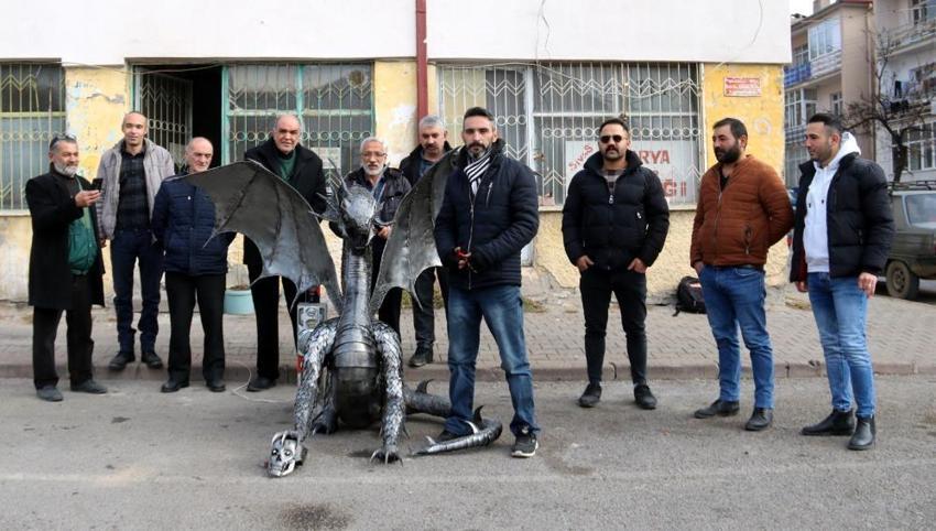Kükrüyor, alev çıkarıyor! Herkes telefona sarıldı: Daha önce böyle bir şey görmemiştim